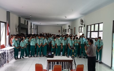SOSIALISASI LALU LINTAS SISWA SMPN 1 NGADIROJO